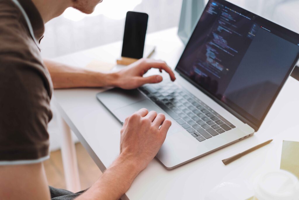 How an App Developer Dubai Supports the Hospitality and Tourism Industry
